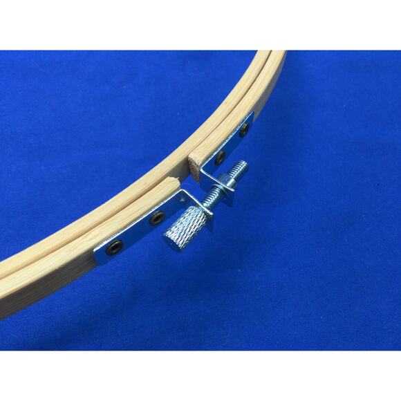 Wooden Embroidery Hoops Multi Size Set of 3 Screw top - Picture 2 of 7